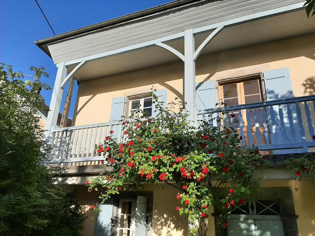 Gîte d'étape Le Couvent d'Ossau Louvie Juzon Exterior foto