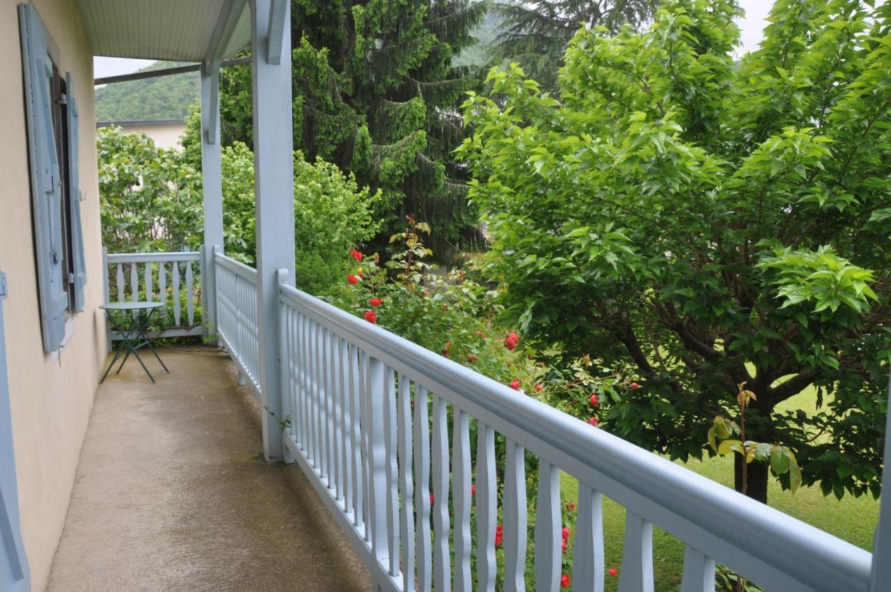 Gîte d'étape Le Couvent d'Ossau Louvie Juzon Exterior foto