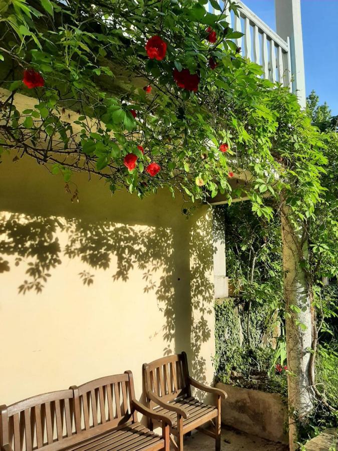 Gîte d'étape Le Couvent d'Ossau Louvie Juzon Exterior foto